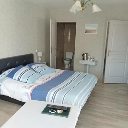 La Pecherie Bord De لا بلين-سور-مير