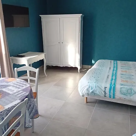 La Pecherie Bord De 4*