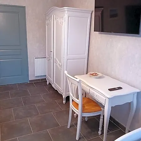 La Pecherie Bord De Bed & Breakfast 4*